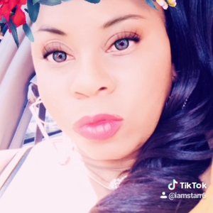 Meet your Posher, Denise